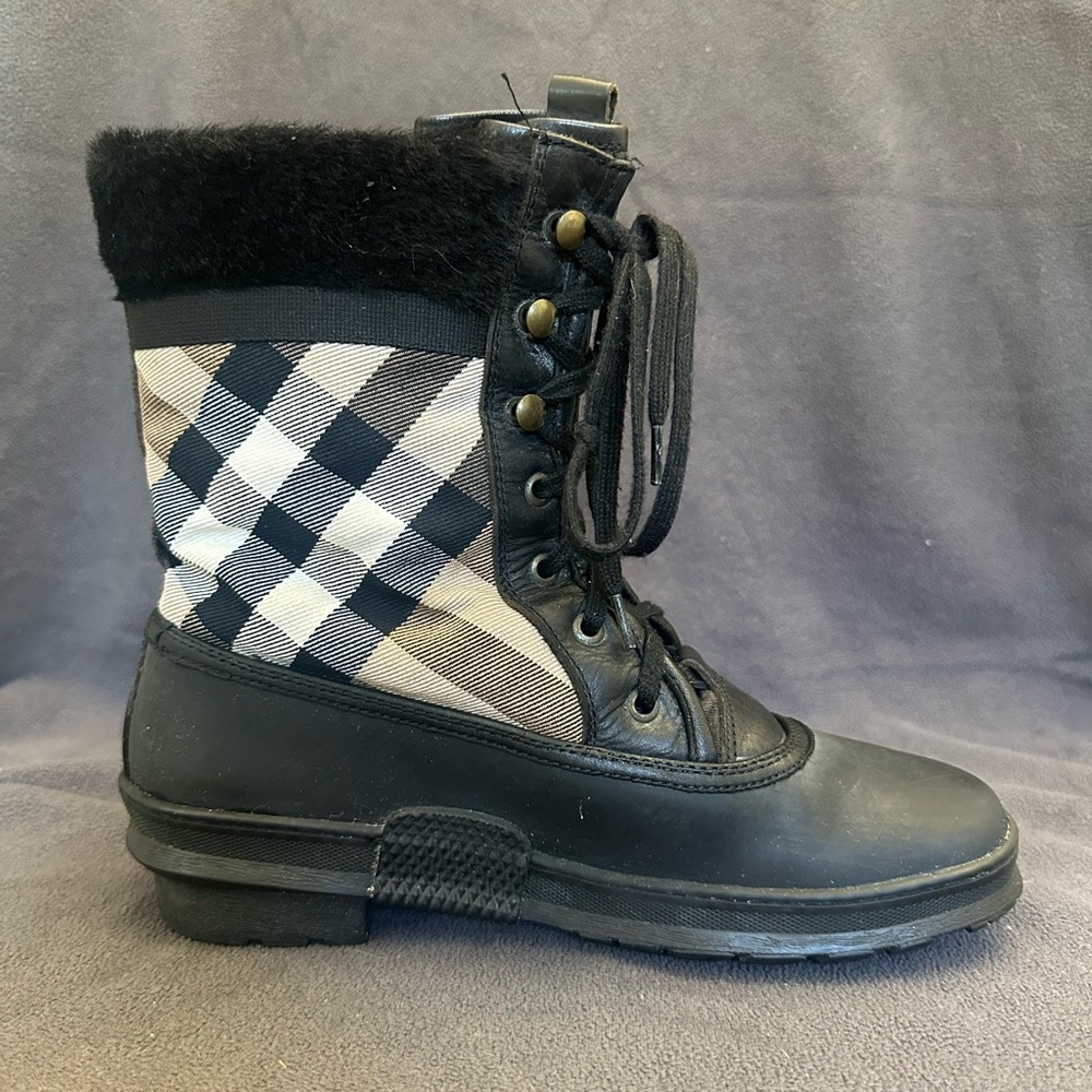 Burberry snow / rain boots size 38
